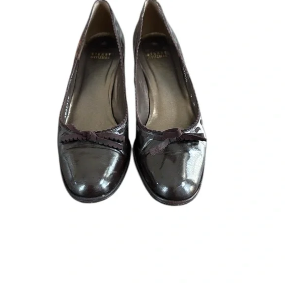 Stuart Weitzman Brown Leather Scalloped Kitten Heels with Vibram sole size 9N